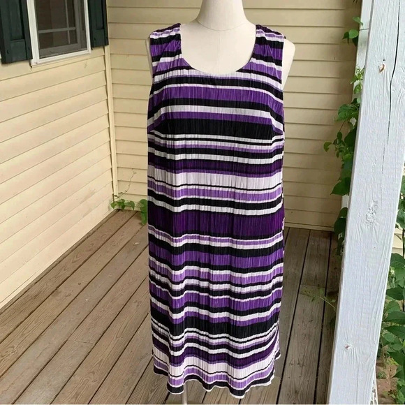 Catherines Plus Size 2X Midi Dress Crinkle Pleat White, Black & Purple Stripes - Picture 1 of 6